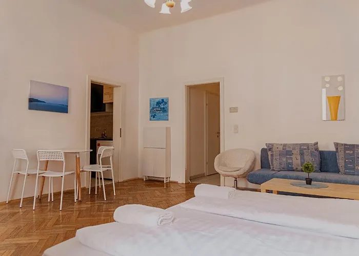 Appartement Stylish 2br, Perfect Location & Well Connected *