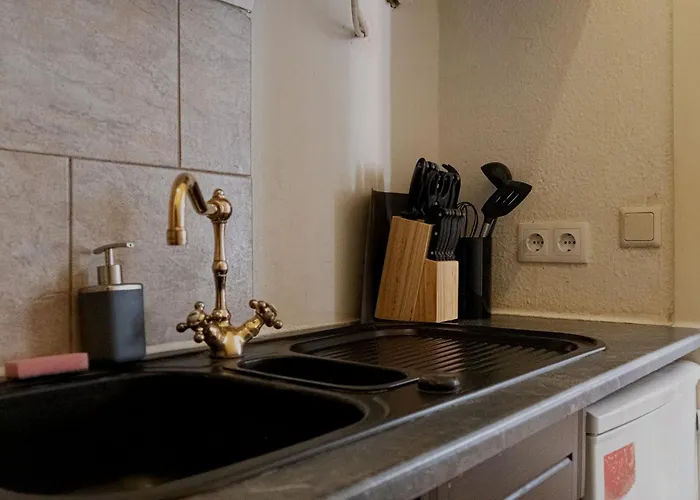 Appartement Stylish 2br, Perfect Location & Well Connected *