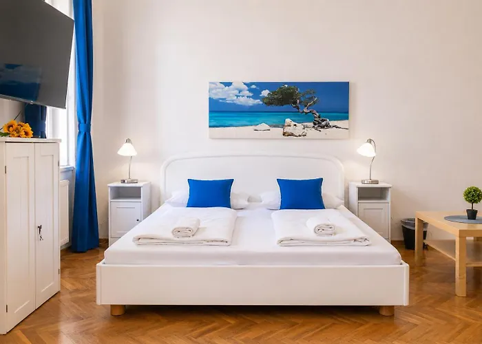 شقة Stylish 2br, Perfect Location & Well Connected *