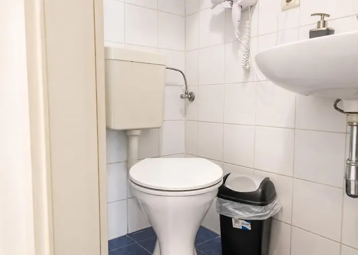 شقة Stylish 2br, Perfect Location & Well Connected *